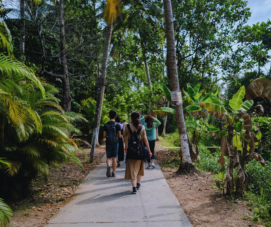 You are currently viewing Community-Based Ecotourism: Success Stories from Borneo